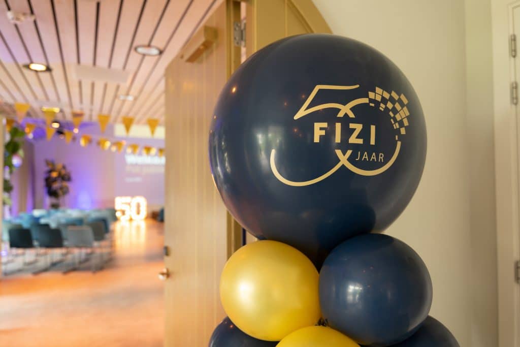 Ontvangst van de gasten tijdens het Fizi jubileumfeest